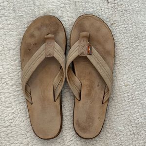 Rainbow flip flops, beige size 7.5